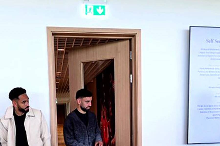 沙特1月欲再向曼联求购B费，给税后周薪70万！还想免费签马奎尔